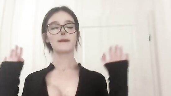 Anya 18