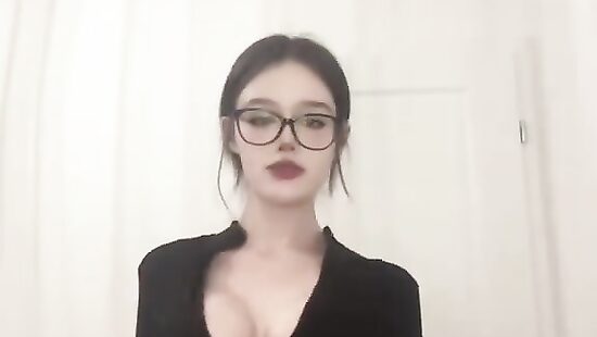 Anya 18